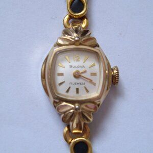 VINTAGE LADY WIND UP BULOVA ,RIN GREAT